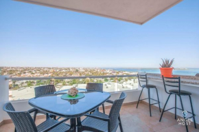 Couples Oceanview Getaway Near Malecón plus Pool Onsite